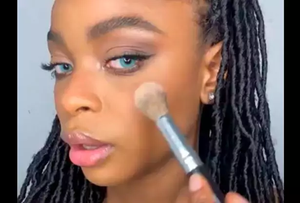 Tutorial Maquillaje con Lentes Azules